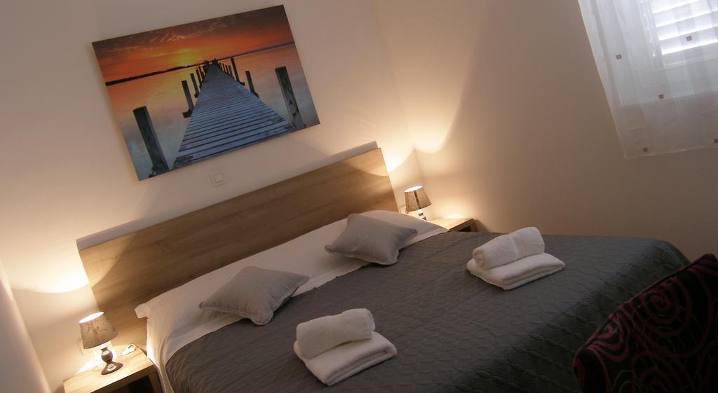 Momentum Apartment Split Bilik gambar